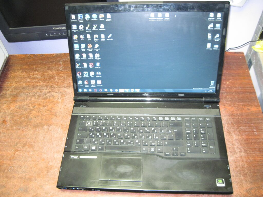 Fujitsu Lifebook NH532