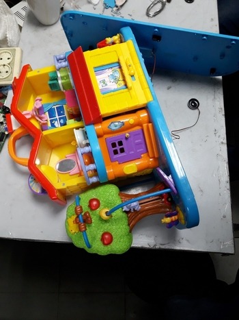 Ігровий набір Kiddieland «Заміський дім» зі світловими і звуковими ефектами